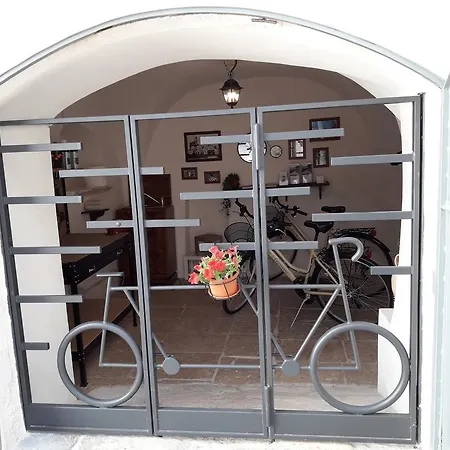 Diffuso Sotto Le Cummerse